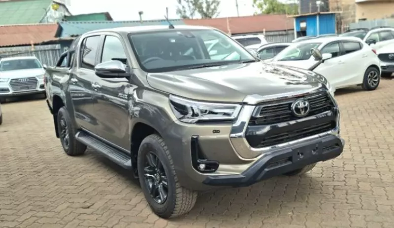 Toyota Hilux   - 2020
