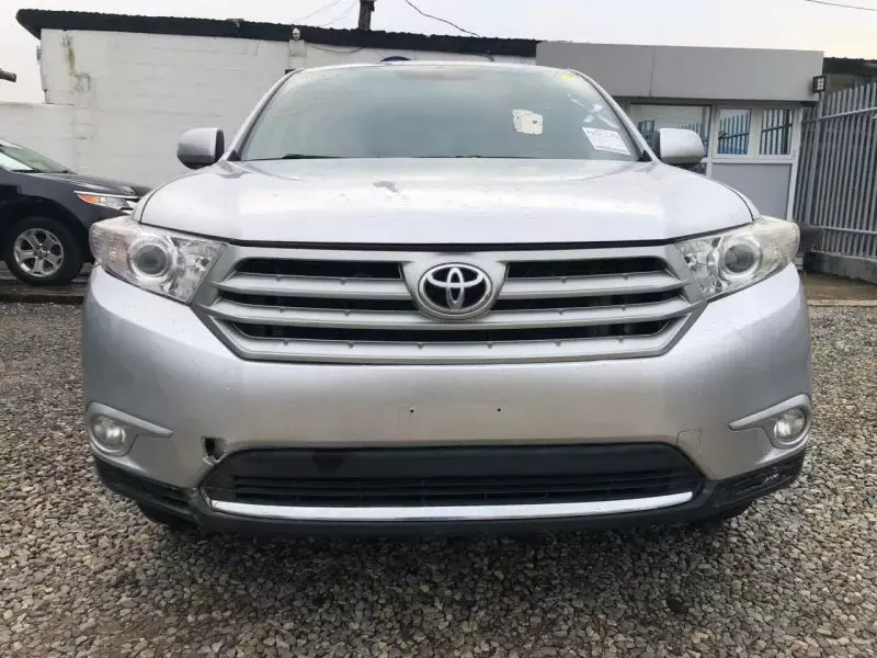 Toyota Highlander   - 2011