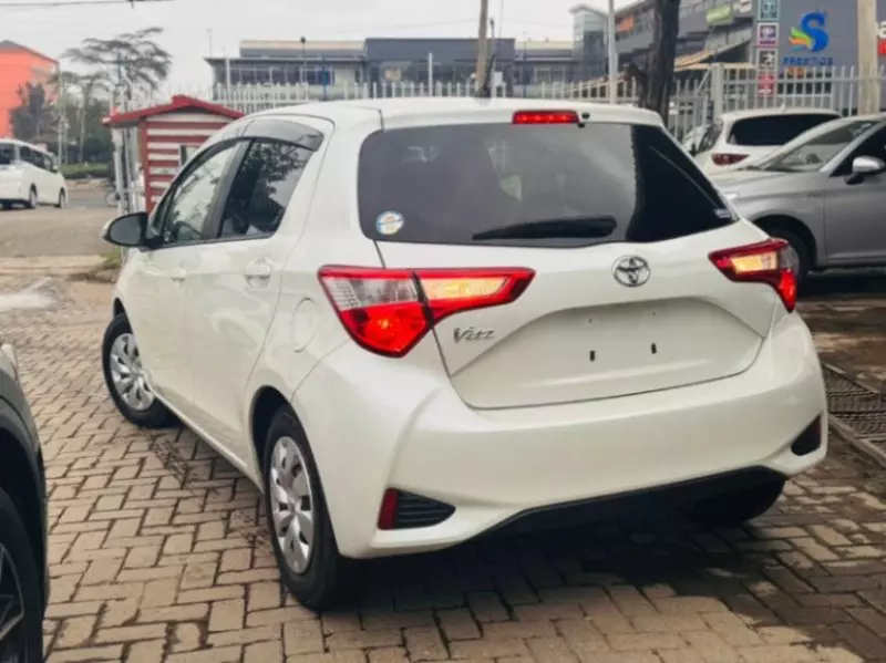 Toyota Vitz   - 2018