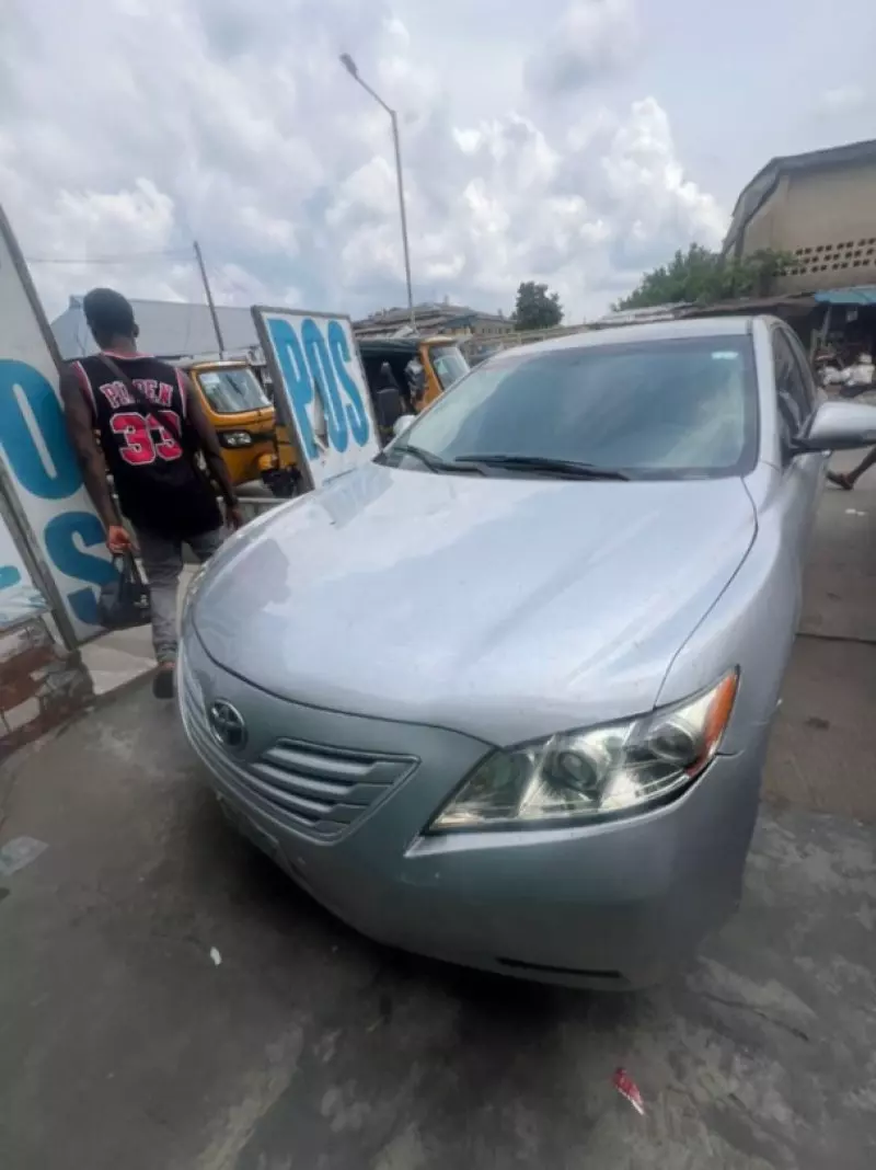 Toyota Camry   - 2007