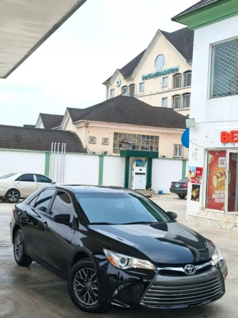 Toyota Camry   - 2016