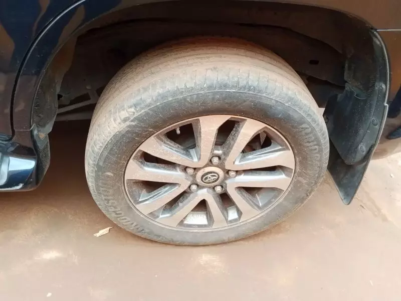 Toyota Landcruiser  V8   - 2016