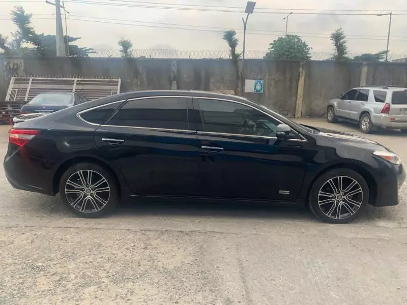 Toyota Avalon   - 2015