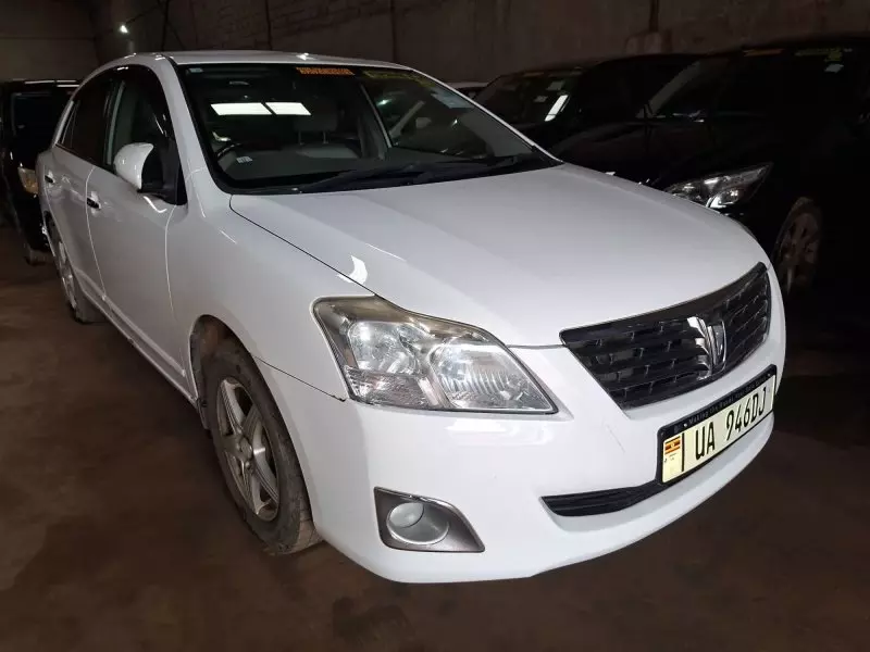 Toyota Premio    - 2011