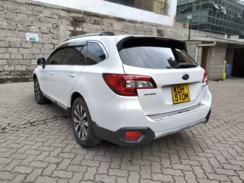 Subaru Outback   - 2015