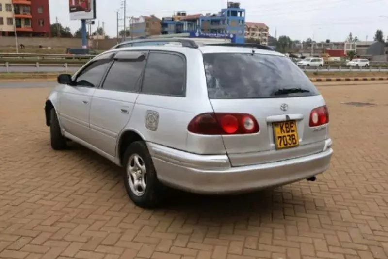 Toyota Caldina   - 1999