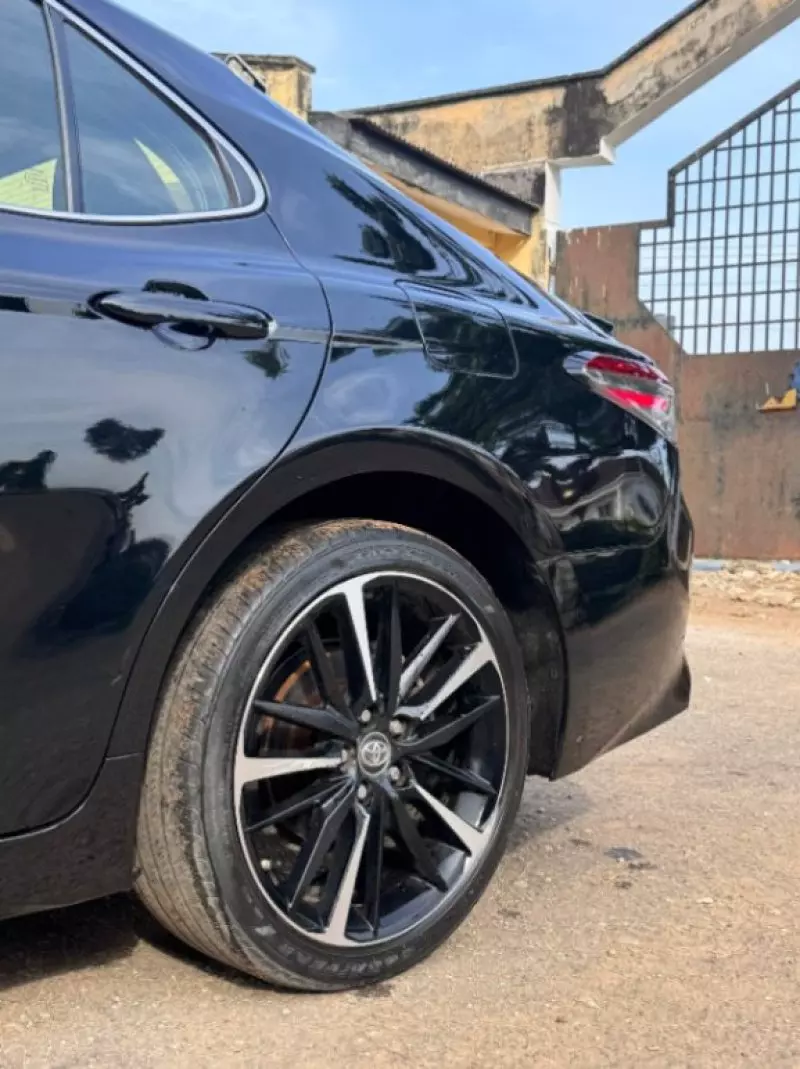 Toyota Camry   - 2018