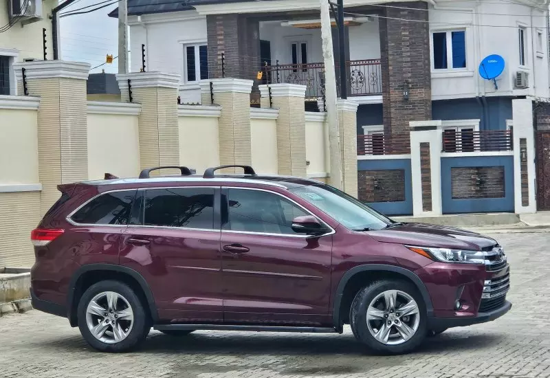Toyota Highlander   - 2015