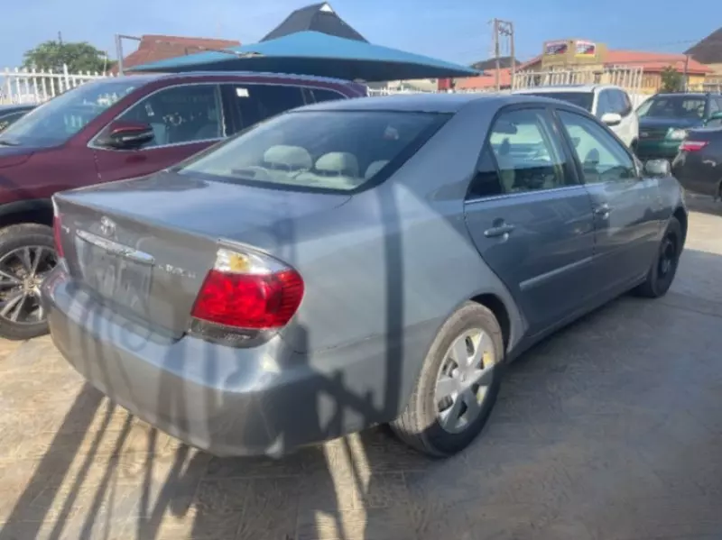 Toyota camry   - 2005
