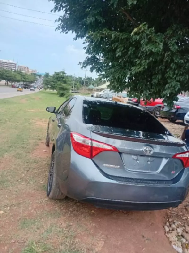Toyota Corolla   - 2015