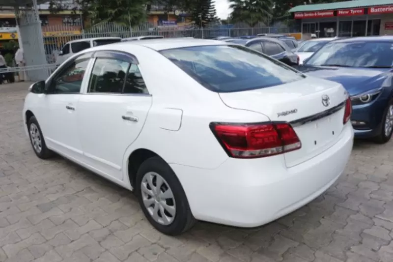 Toyota Premio    - 2018