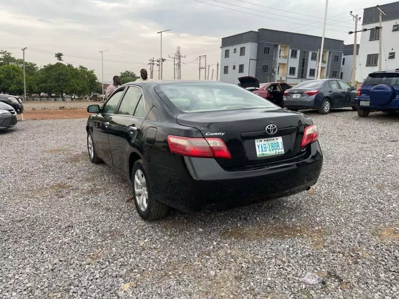 Toyota Camry   - 2009