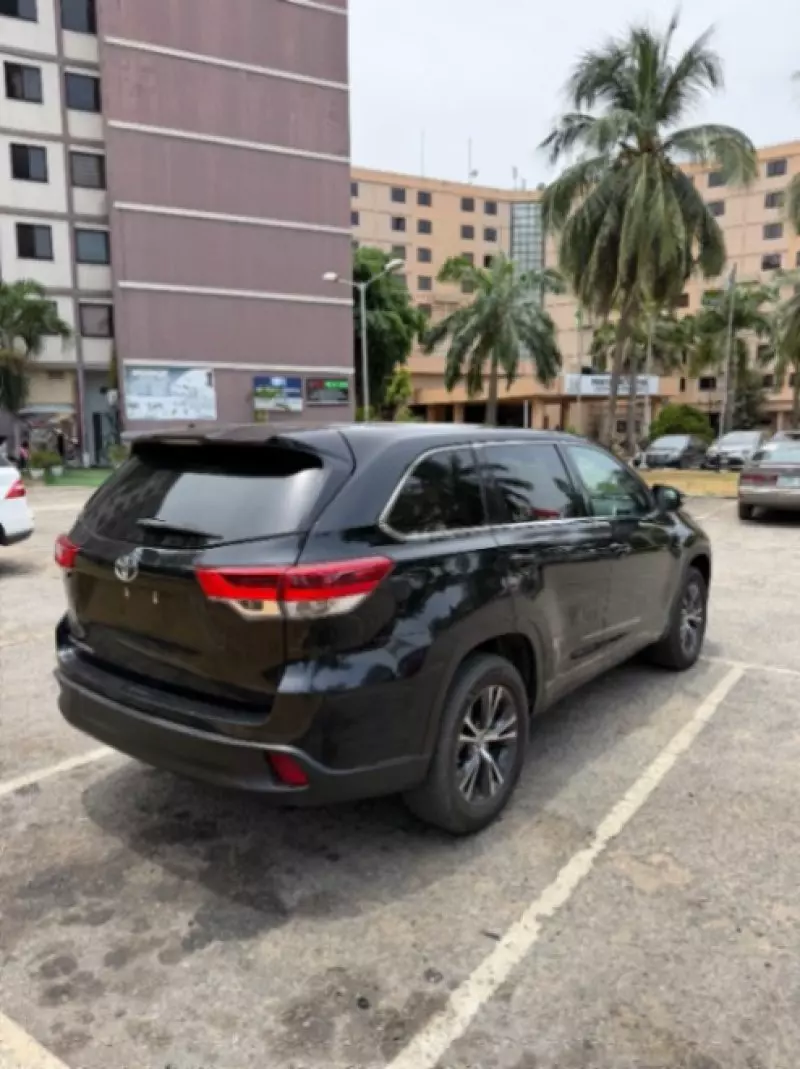 Toyota Highlander   - 2017