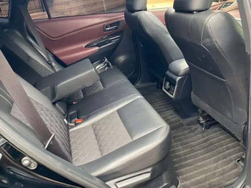 Toyota Harrier   - 2018