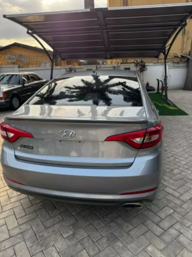 Hyundai Sonata   - 2015