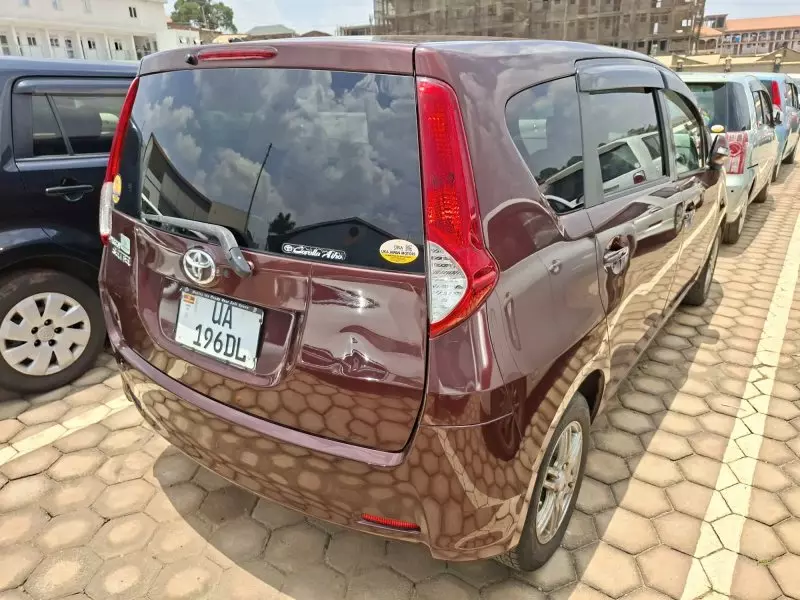 Toyota Passo Sette   - 2012