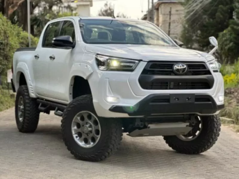 Toyota Hilux   - 2018