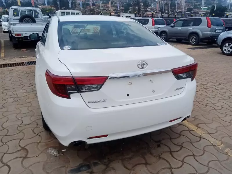 Toyota Mark X   - 2013