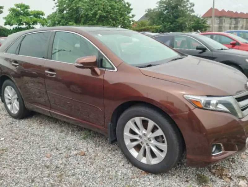 Toyota Venza   - 2014