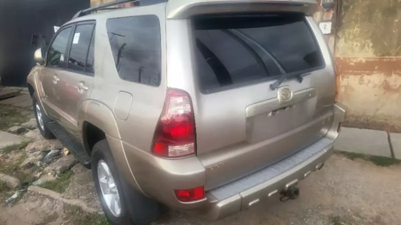 Toyota 4Runner   - 2005
