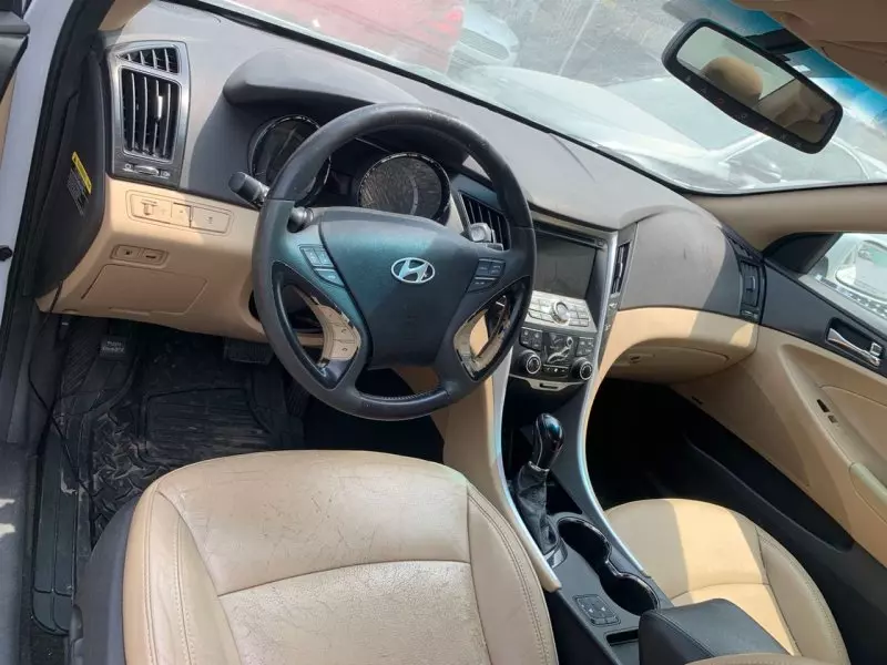 Hyundai Sonata   - 2013