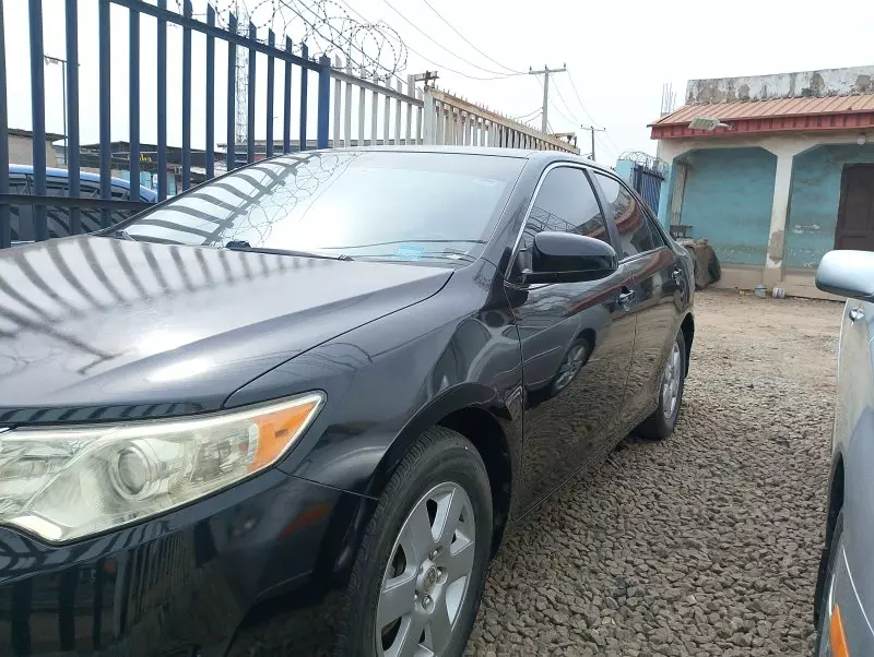 Toyota Camry   - 2013