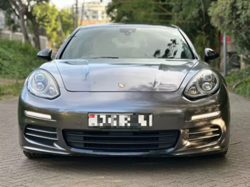 PORSCHE Panamera   - 2015