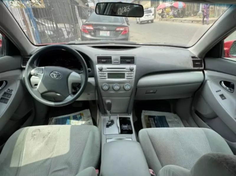 Toyota Camry   - 2010