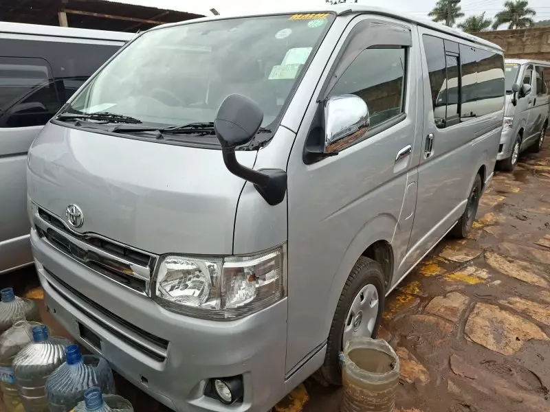 Toyota Hiace   - 2013