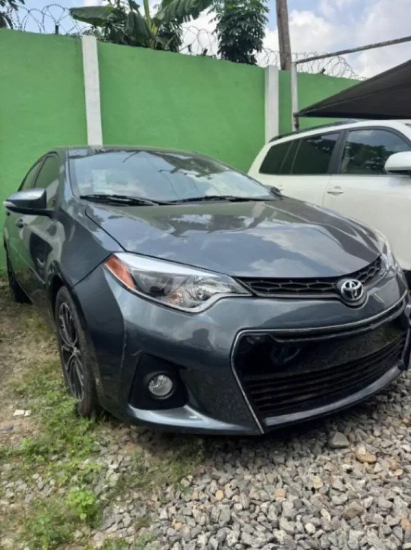 Toyota Corolla   - 2015