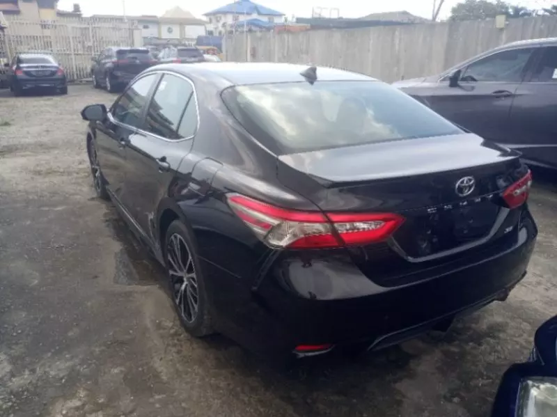 Toyota Camry   - 2019