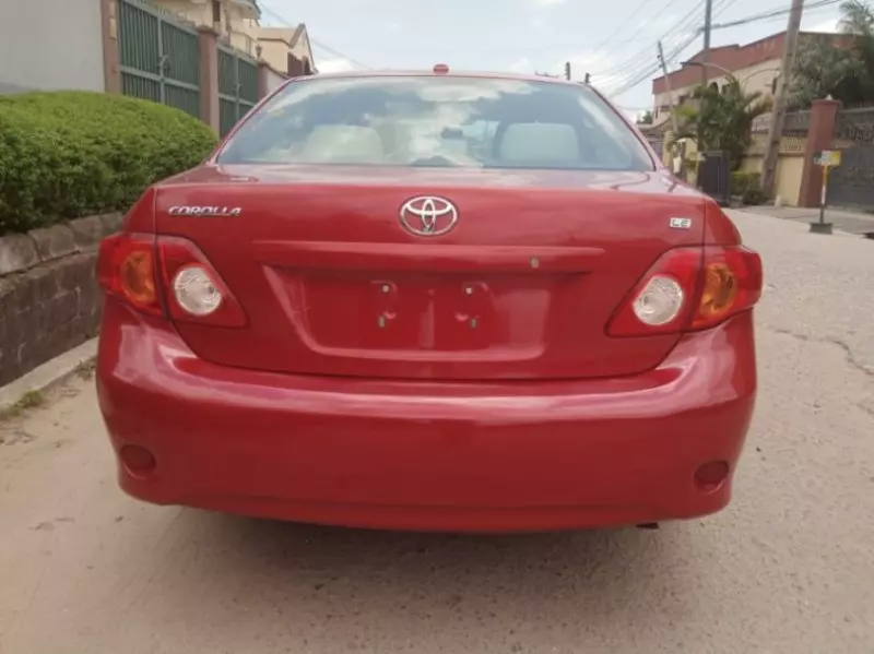 Toyota Corolla   - 2010