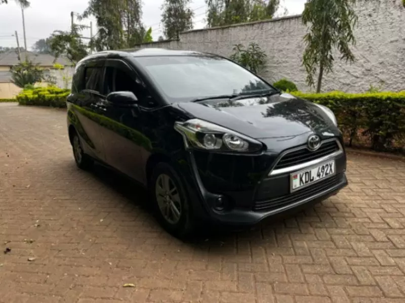 Toyota Sienta   - 2016