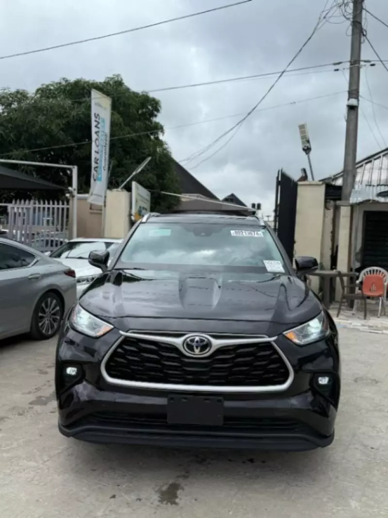 Toyota Highlander   - 2020