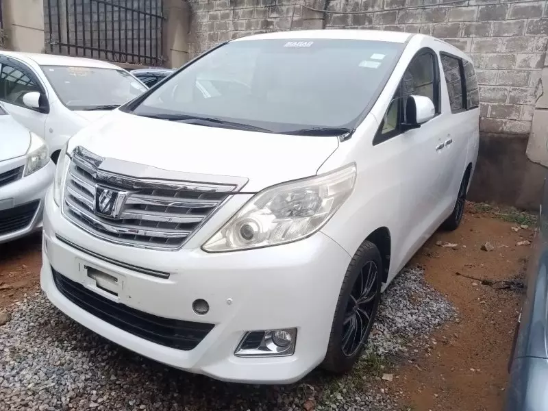 Toyota Alphard   - 2012