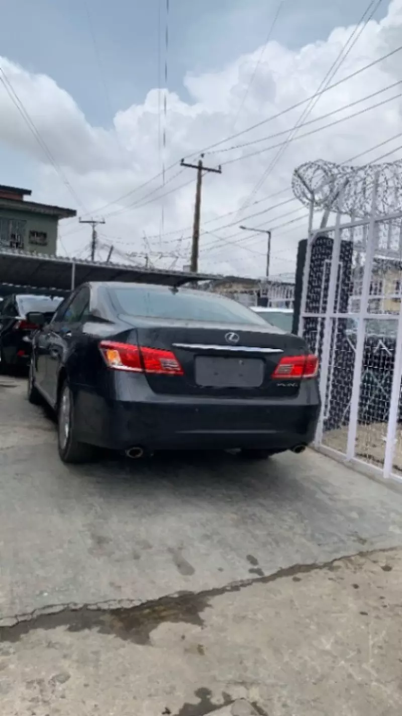 Lexus ES 250 - 2011