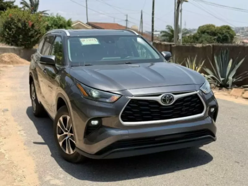 Toyota Highlander   - 2022