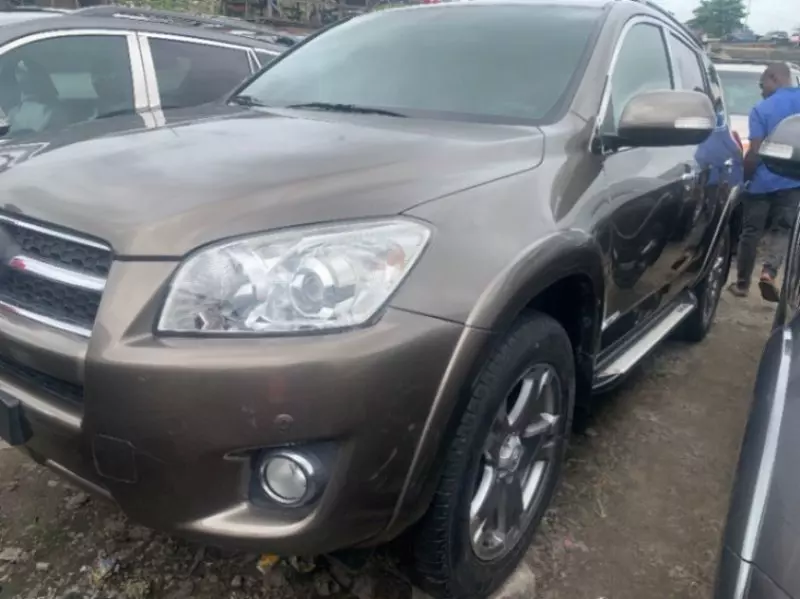 Toyota RAV 4   - 2011