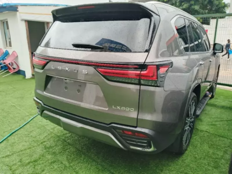 Lexus LX 600   - 2024