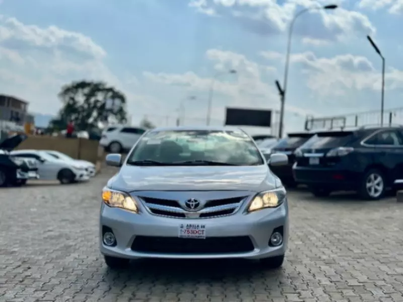 Toyota corolla   - 2011