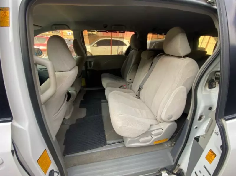Toyota Sienna   - 2013