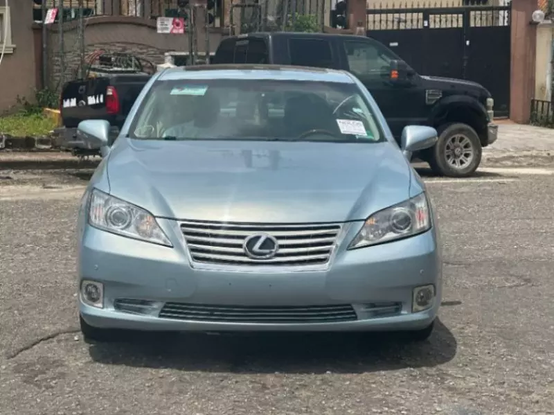 Lexus ES 350   - 2011