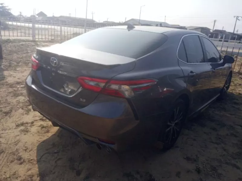 Toyota Camry   - 2019