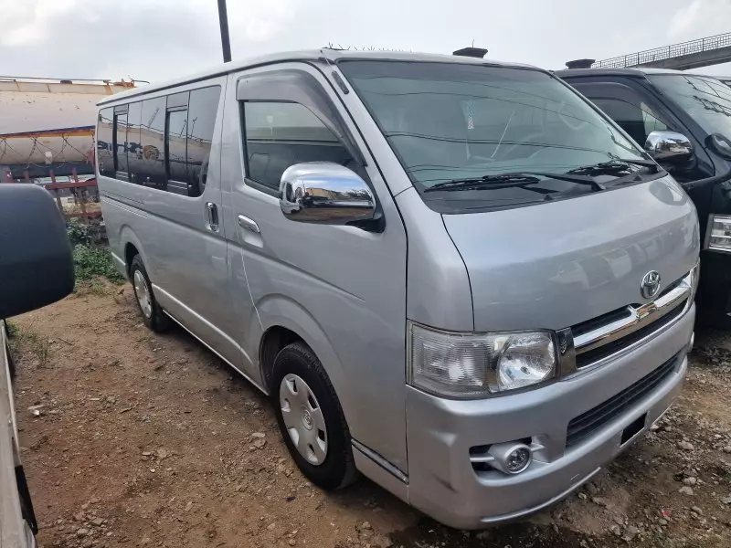 Toyota Hiace   - 2005