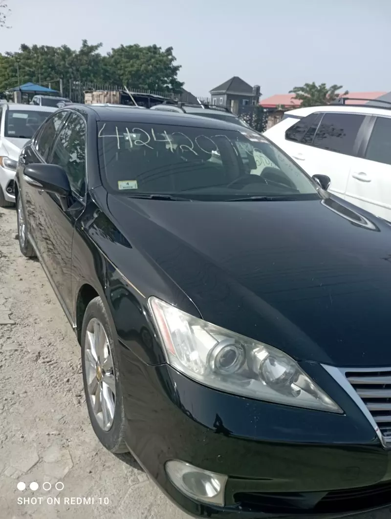 Lexus ES 350   - 2011