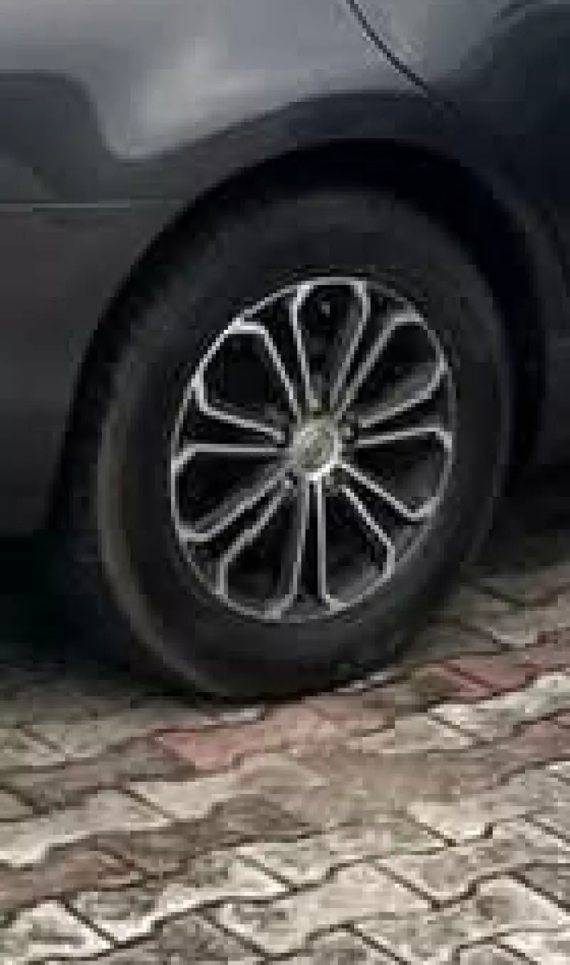 Toyota Camry   - 2011