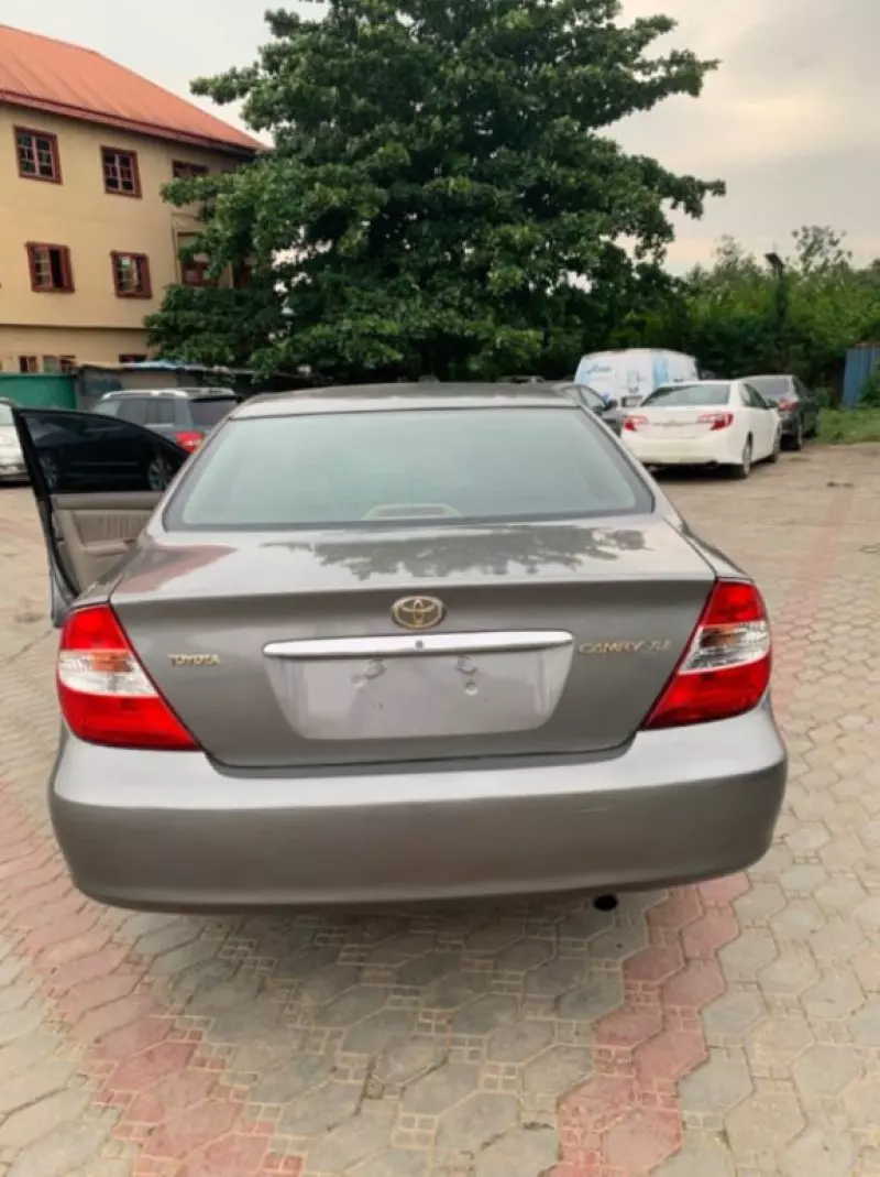 Toyota Camry   - 2003