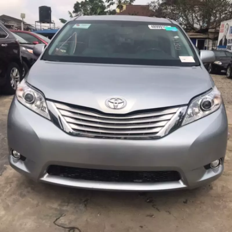 Toyota Sienna   - 2012