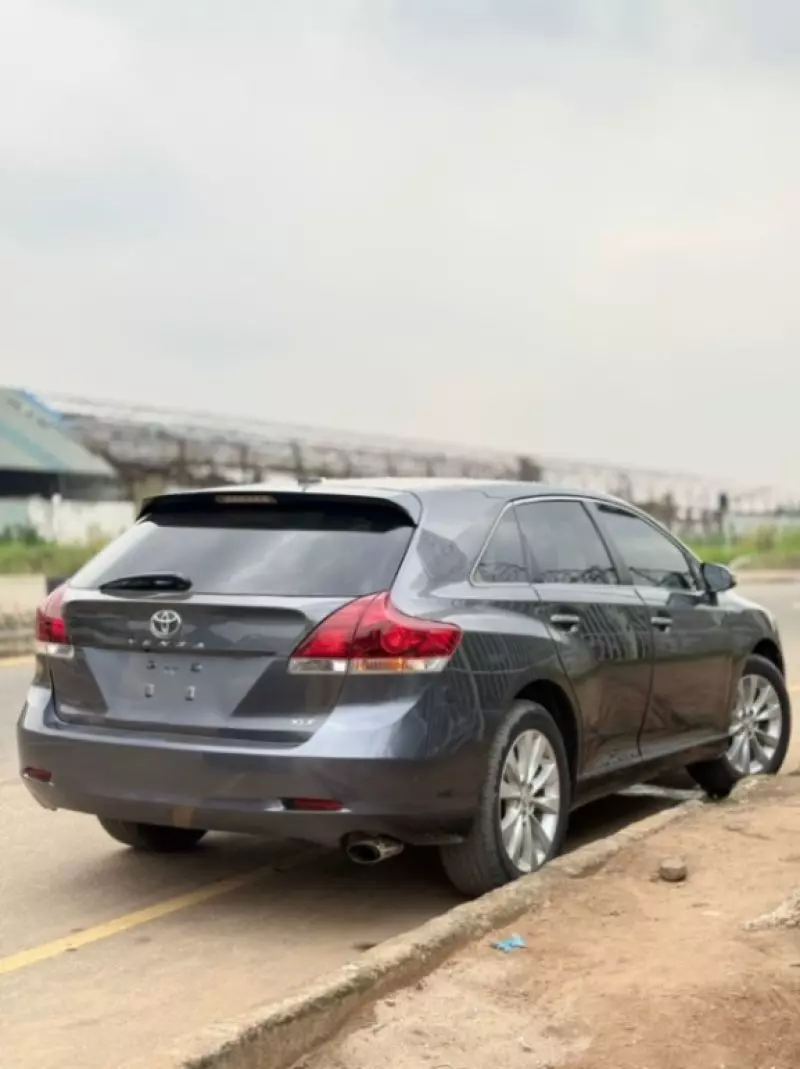Toyota Venza   - 2014