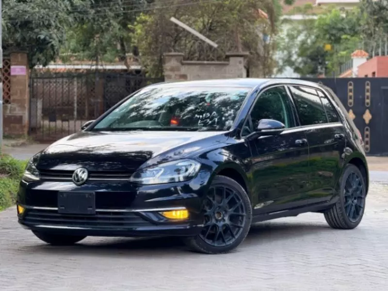 Volkswagen Golf   - 2018